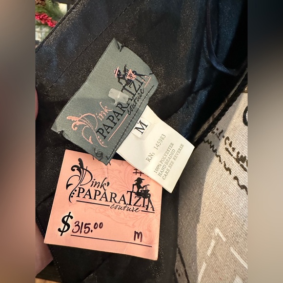 Chic Floral A-Line Party Dress in Black and Pink - Picture 14 of 16